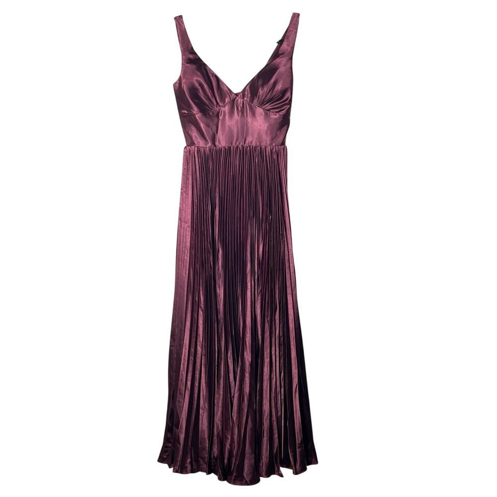 NWT plum purple pleated sleeveless bridesmaid formal prom dress size 4?  B56